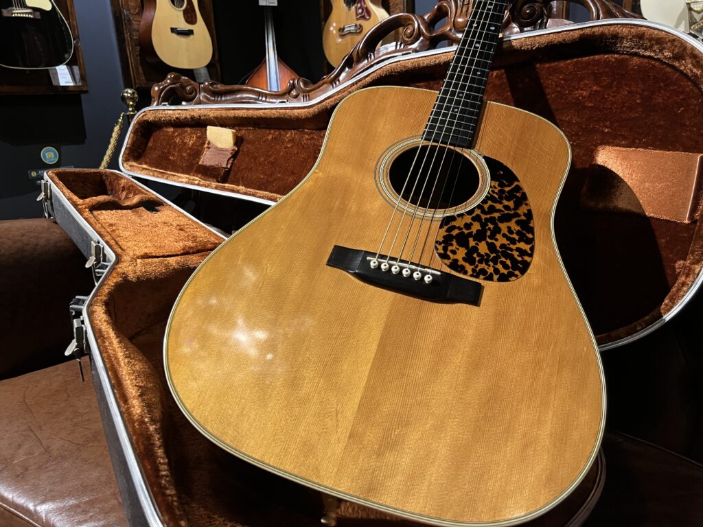 福島県いわき市より、Martin D-28 1977年製 アコースティックギターを